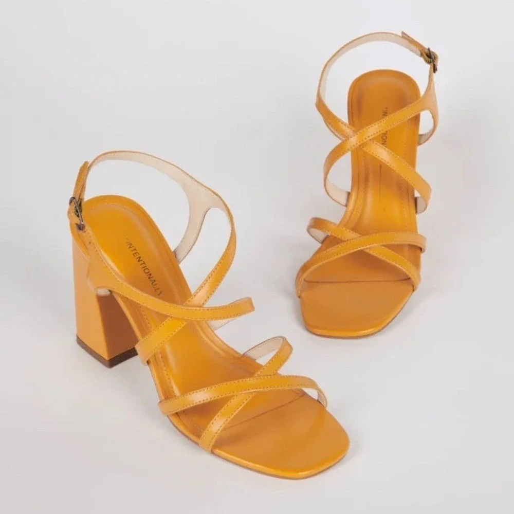 NIB – Intentionally Blank Naples Heel – EU‎ 40 / US 9.5–10 – Mandarin